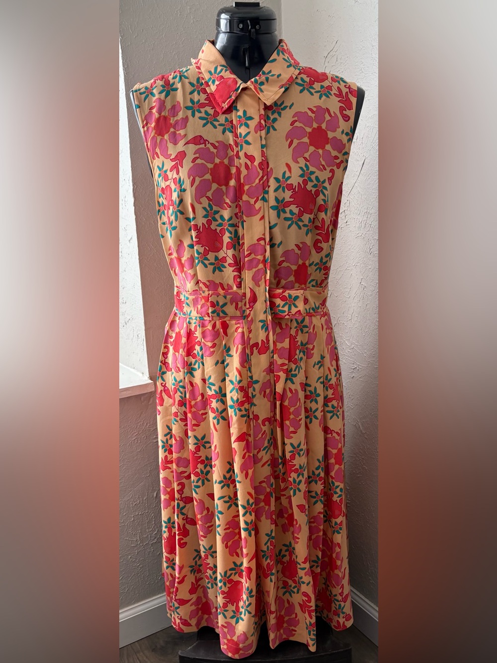 Tracy Reese Apricot Silk Midi Dress Size 8. Snap button front closure 100 % silk